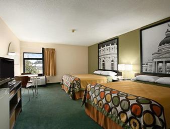 Super 8 By Wyndham Columbia City מראה חיצוני תמונה
