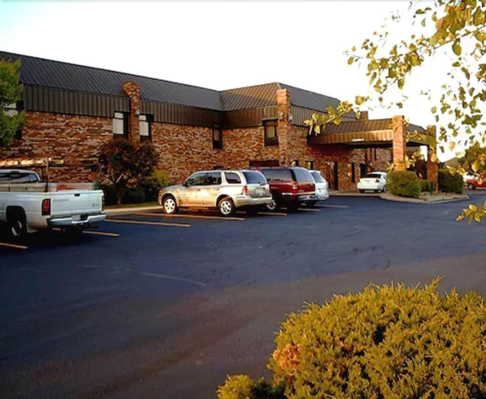 Super 8 By Wyndham Columbia City מראה חיצוני תמונה