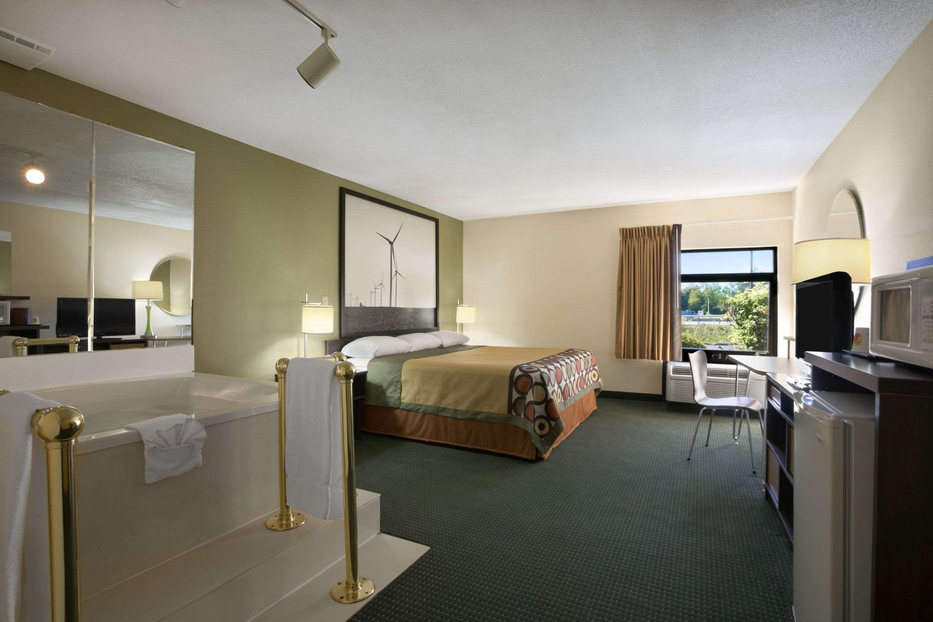 Super 8 By Wyndham Columbia City מראה חיצוני תמונה