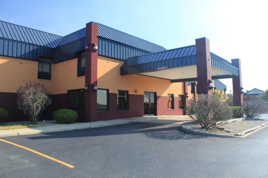 Super 8 By Wyndham Columbia City מראה חיצוני תמונה